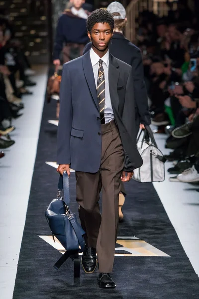 Look 40